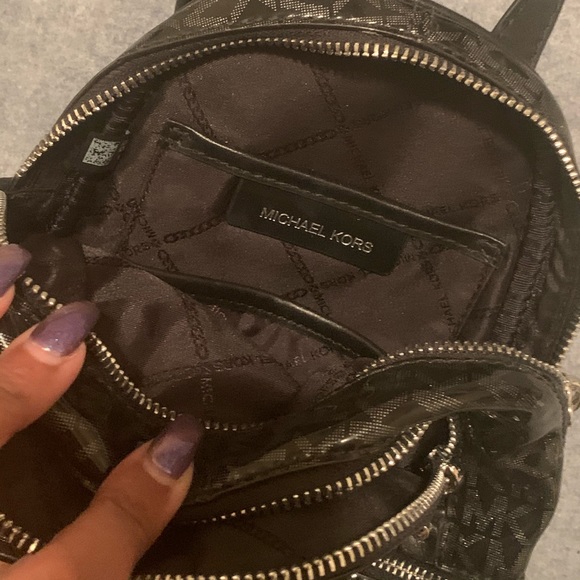 COPY - Michael Kors mini bag! - Picture 3 of 3